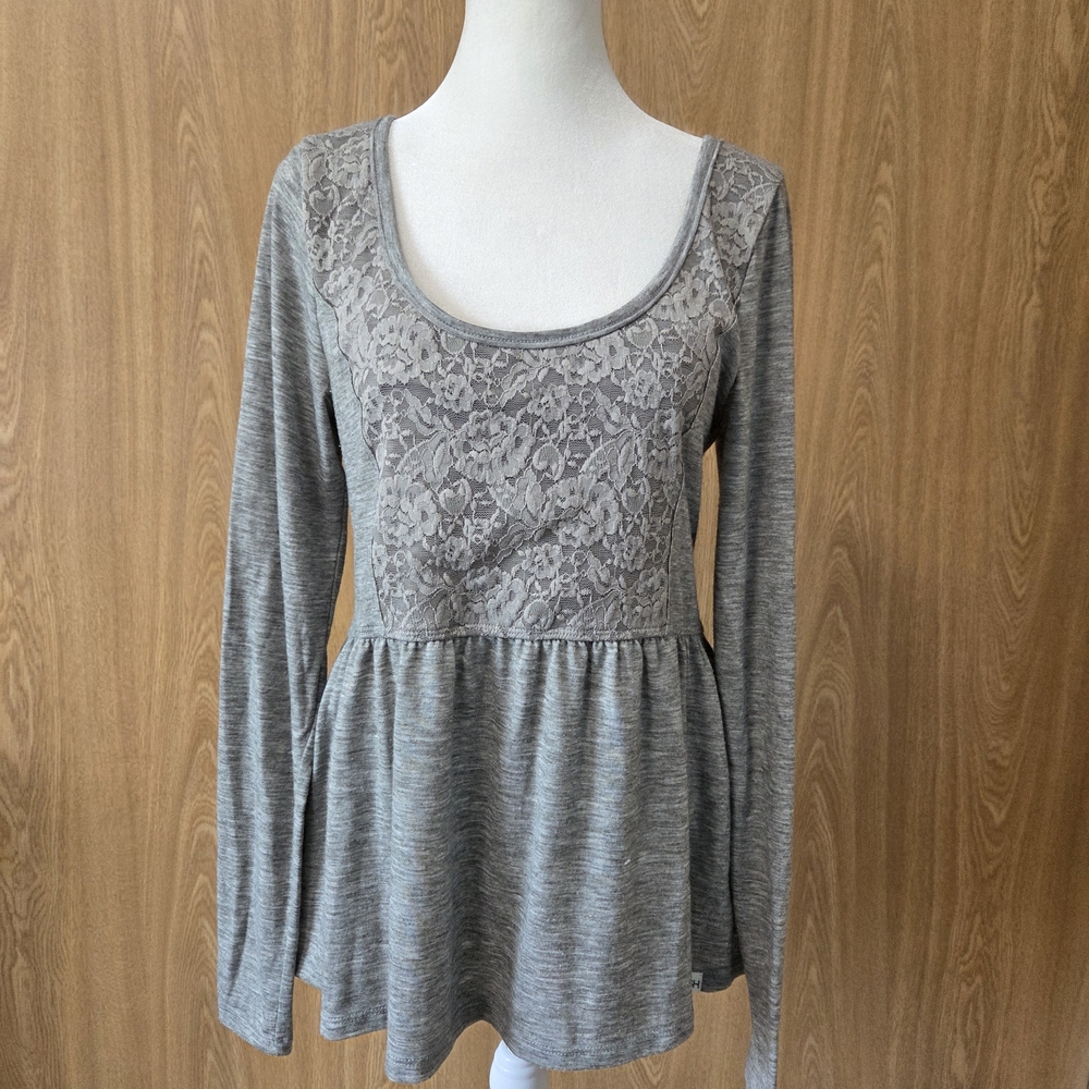 Gilly Hicks Throwback Babydoll Gray Lace Long Sleeve Top